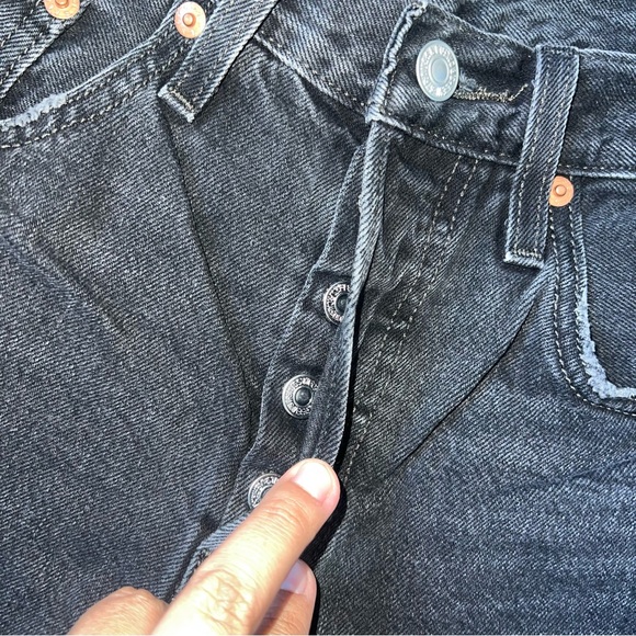 Levi’s Premium 501 Shorts High Rise Black Distressed 26 - Picture 6 of 6